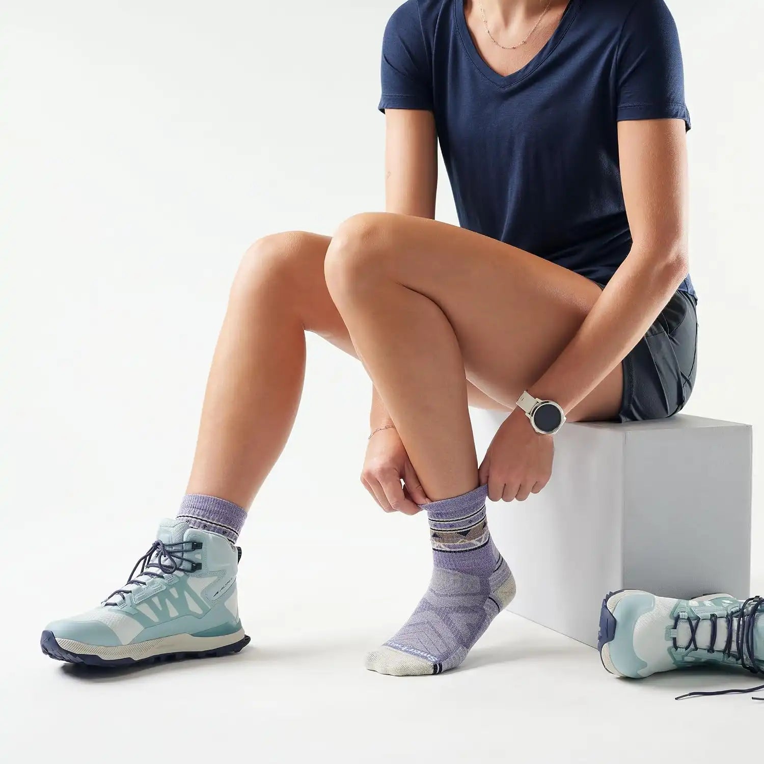 Smartwool Women's Hike Light Cushion Zig Zag Valley Mid Crew Socks