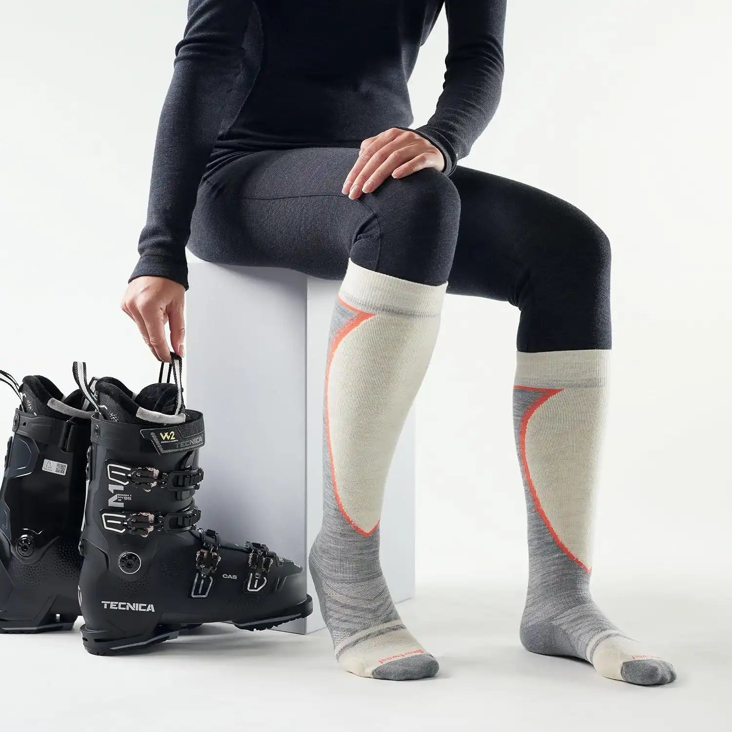 Smartwool Women's Ski Targeted Cushion Extra Stretch Over The Calf Socks